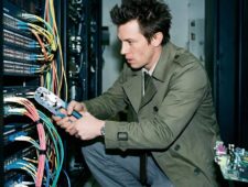 De omgekeerde wereld: AI huurt mensen in