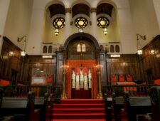 Bom gaat af bij synagoge in Luik, België spreekt van antisemitisme