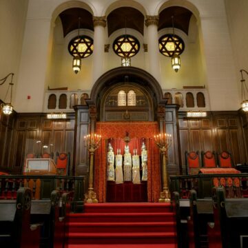 Bom gaat af bij synagoge in Luik, België spreekt van antisemitisme