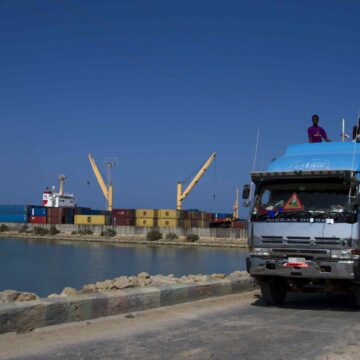 Oorlog in Iran slaat laatste anker Hoorn weg