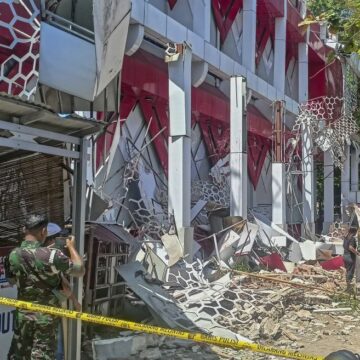 Aardbeving van 7,4 treft Indonesië: één dode en één gewonde