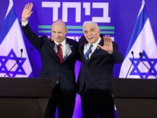 Israël: Netanyahu’s rivalen bundelen hun krachten in aanloop naar verkiezingen