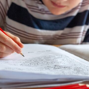 Onderzoek: leerlingen hebben meer baat bij pen en papier dan bij technologie
