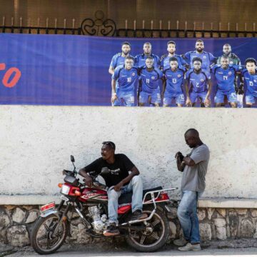 Voetbal brengt Haïti op het wereldtoneel. Met voetbaldiplomatie kan het daar blijven