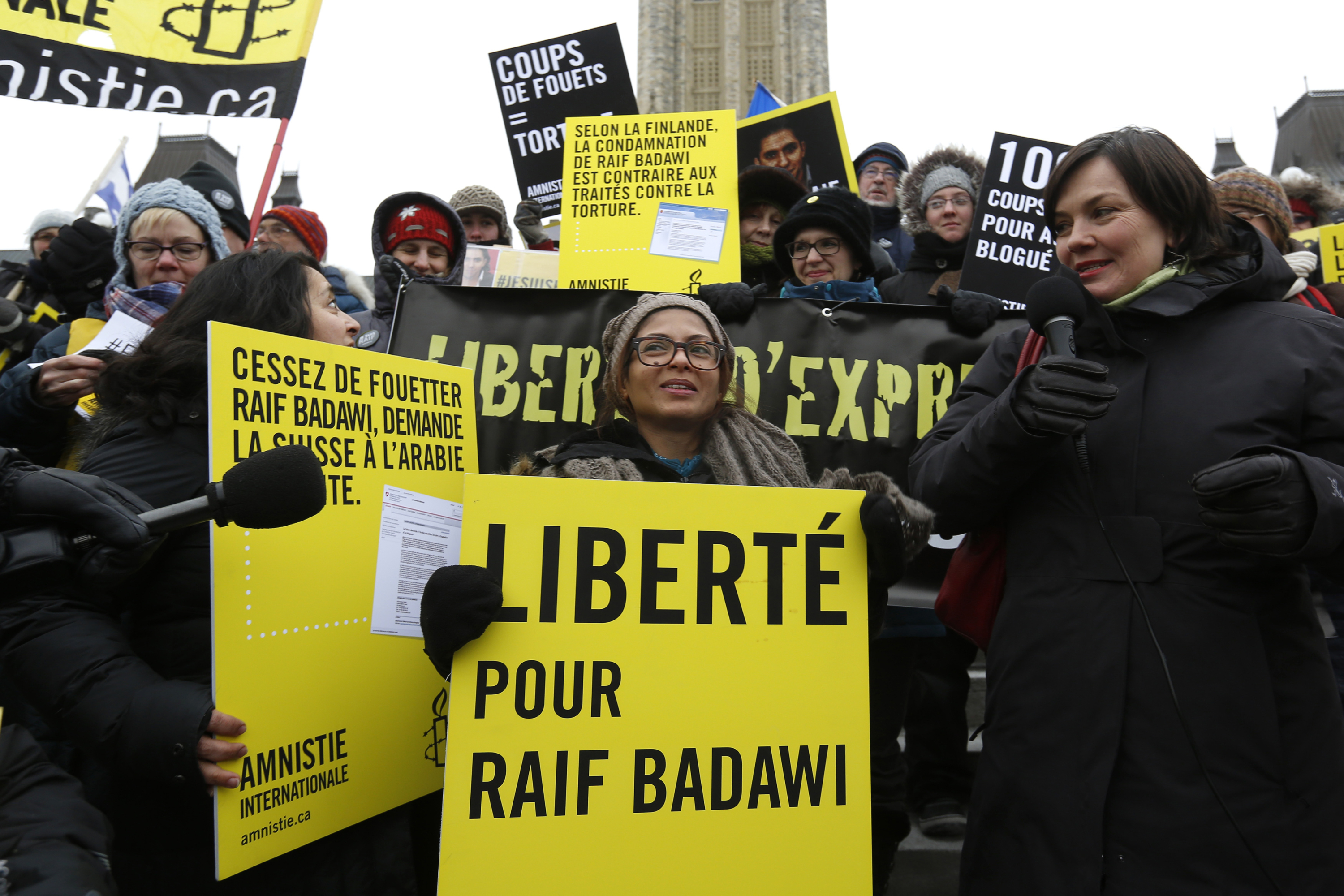 De veroordeling van de Saoedische blogger Raif Badawi, die duizend zweepslagen moet ondergaan, leidde tot wereldwijde protesten.– © Reuters