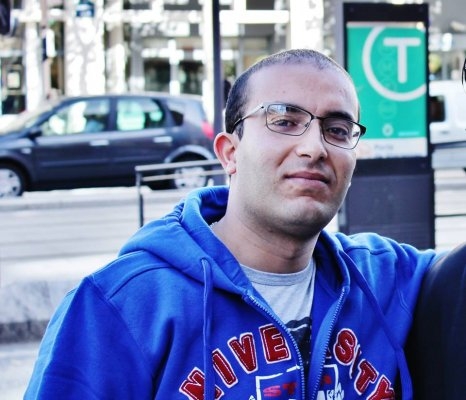 De Tunesische blogger Ghazi Beji, die in 2012 tot zeven jaar cel werd veroordeeld toen hij naakte karikaturen van Mohammed op Facebook had gezet. Hij wachtte zijn veroordeling niet af, en vluchtte naar Europa.