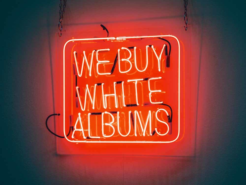 Rutherford Chang, We Buy White Albums, 2013-2019. © 2019, Henning Rogge/Deichtorhallen Hamburg