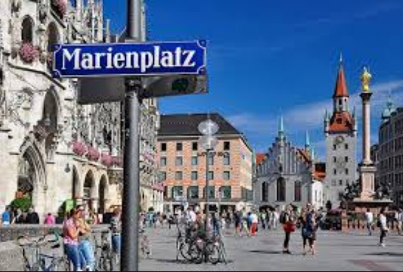 Marienplatz, het hart van de stad München.